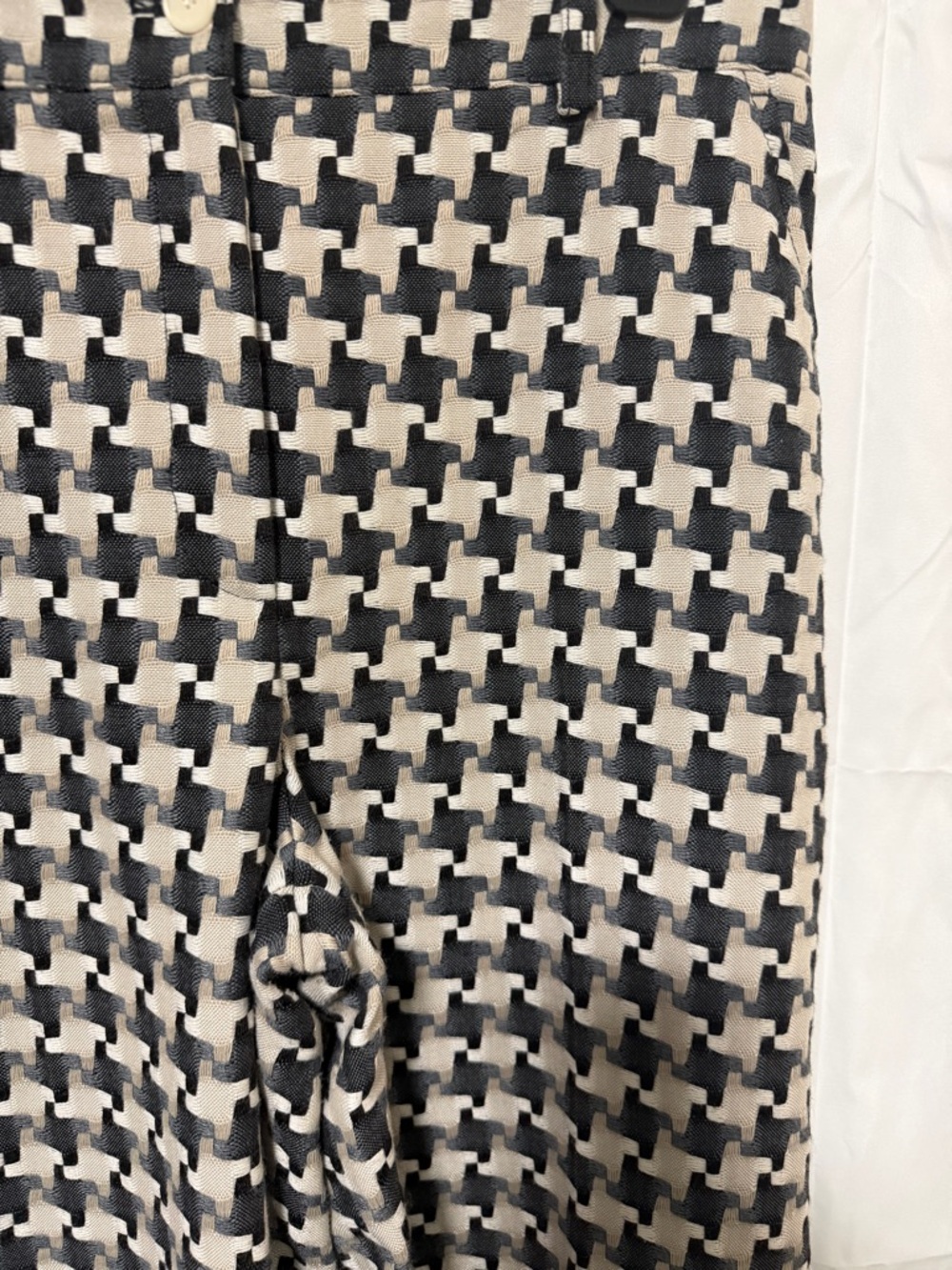 Akris Punto Black and Cream Houndstooth Wide-Leg Pants - Picture 2 of 6